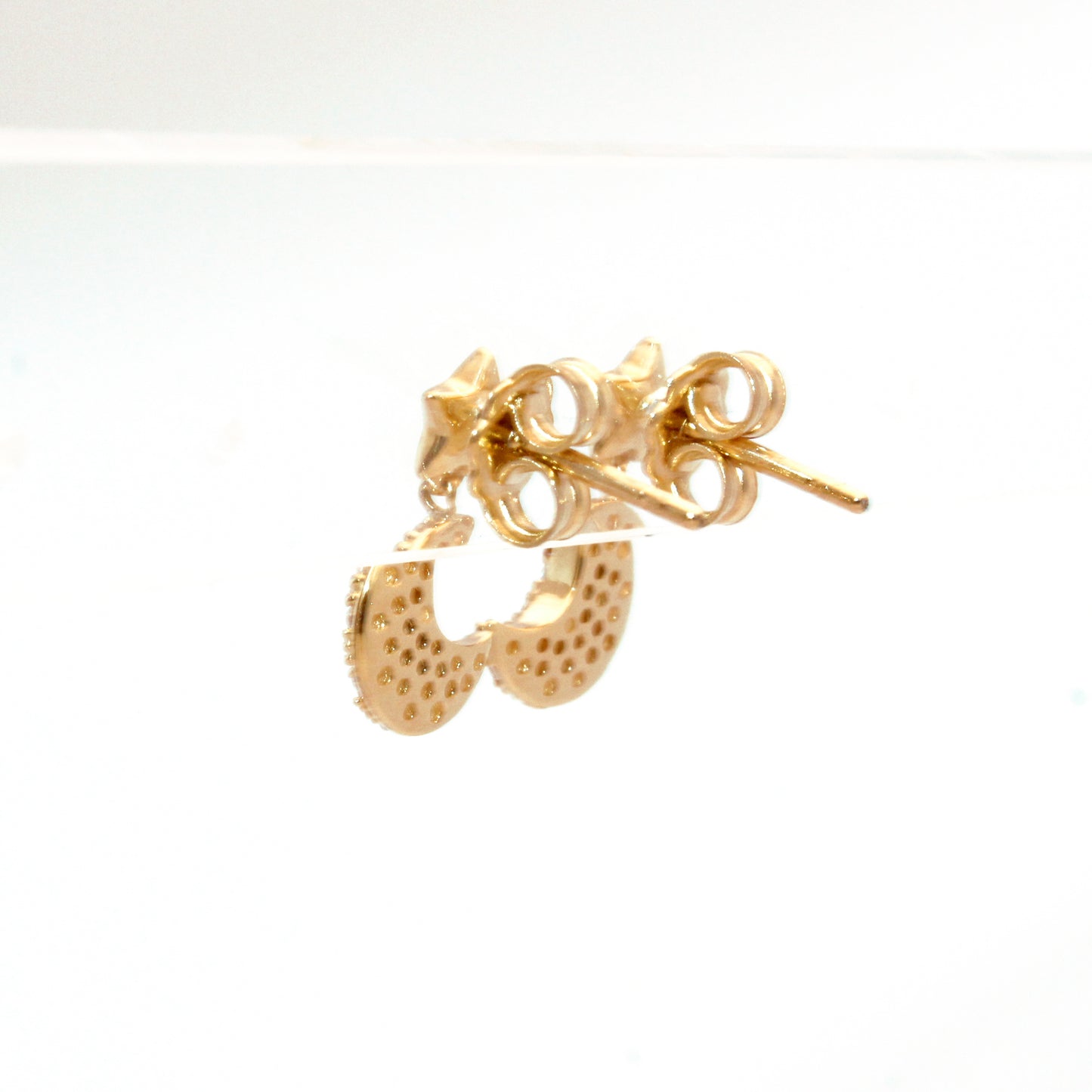Orecchini in oro 18kt con stella liscia e luna con pavé di zirconi