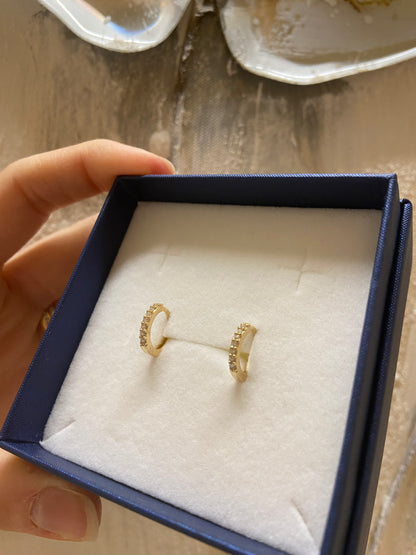 Orecchini scattini con pavé di zirconi bianchi - Argento 925